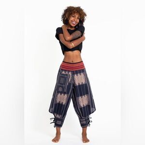 Authentic harem pants Size Small D29
